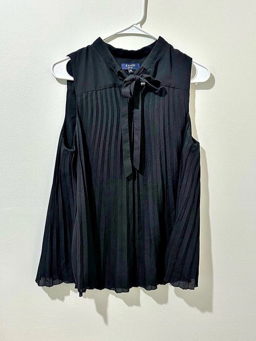 Kaari Blue Pleated Blouse in Black Size Medium Like New